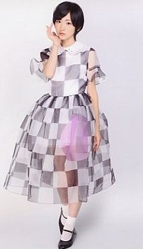 乃木坂46衣装の坂道-2nd「おいでシャンプー」歌衣装