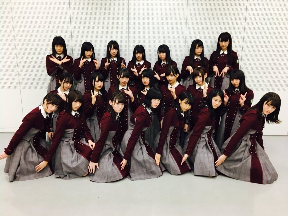 欅坂46　3rdSG「二人セゾン」歌衣装・制服