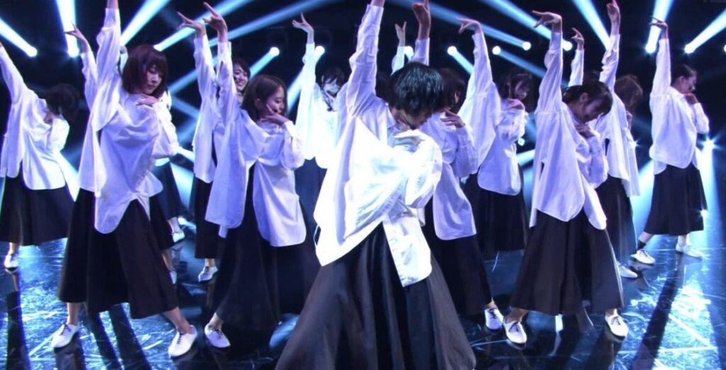 欅坂46「7thSG「アンビバレント」歌衣装」