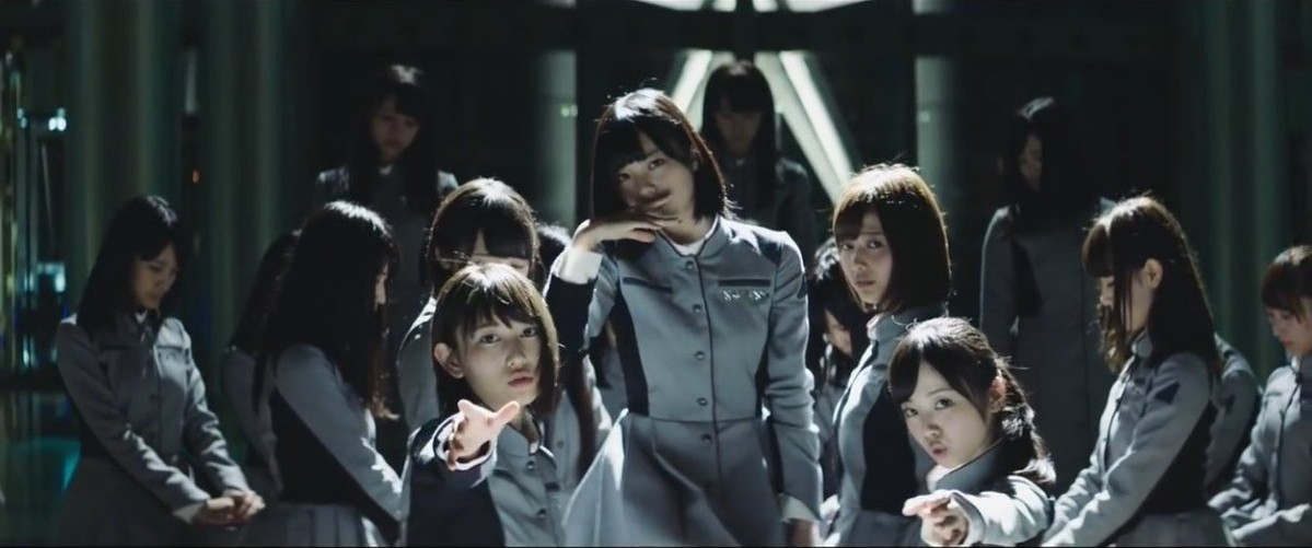 欅坂46「語るなら未来を…」歌衣装